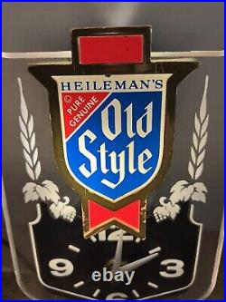 1980s Old Style Beer Light Up Back Bar Clock Sign Heilemans