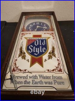 1985 Vintage Old Style Beer Illuminated Clock Light Mirror Tavern Bar Heileman