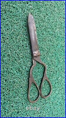 Antique Vintage Old Time Fashioned Hand Forged Iron Made Scissor Classic Style