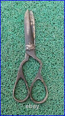 Antique Vintage Old Time Fashioned Hand Forged Iron Made Scissor Classic Style