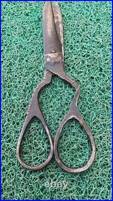 Antique Vintage Old Time Fashioned Hand Forged Iron Made Scissor Classic Style