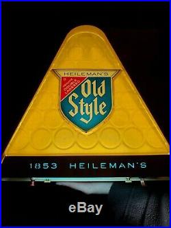 Heilemans Old Style lighted beer sign. Vintage 1960