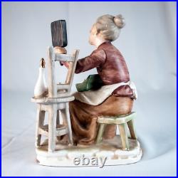 NORLEANS JAPAN Old Man Old Woman Figuerine Hairdressing Bedroom Bathroom Statue