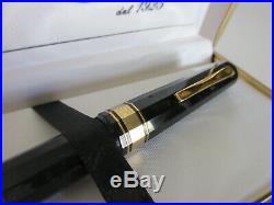 Omas Paragon Old Style Black Celluloid Medium 18K Gold Nib Fountain Pen Vintage