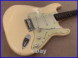 Squier By Fender Stratocaster. 70s Style. 22 Year Old Vintage Light relic