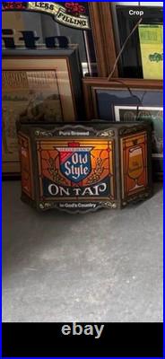 VINTAGE 70S OLD STYLE BEER ON TAP STAINED GLASS LOOKING LIGHT-UP SIGN CAVE Rare