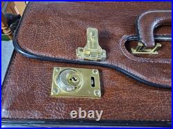 VTG Pegasus Leather Flight Case G Heileman Brewing Co Old Style La Crosse WI