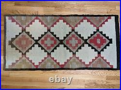 Vintage 1930s Navajo Native American Old Style Crystal Handwoven weaving / Rug