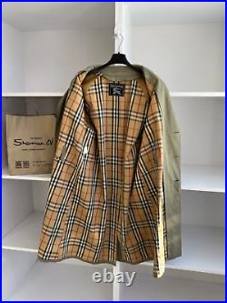 Vintage Burberry trench coat old money style