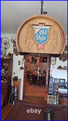 Vintage Heileman's Old Style Beer Pure Genuine Hanging Barrel Light