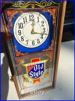 Vintage Heilemans Old Style Beer Advertising Clock Mirror Works Great Vintage Heilemans Old Style Beer Advertising Clock Mirror Works Great
