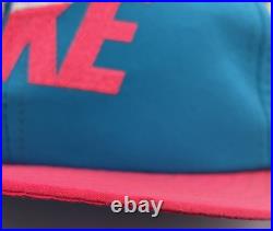 Vintage Nike Snapback Hat With Pin Blue / Pink 1LQ6-38