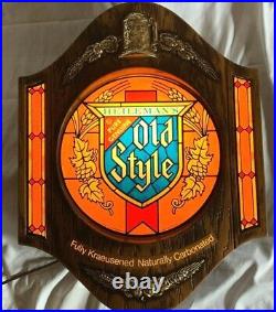 Vintage Old Style Beer Lighted Bar Sign. Extremely Nice! Original. Looks so Good