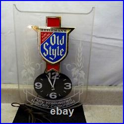Vintage Old Style Beer Molded Plastic Light-Clock 1982 G. Heileman Brewing Works