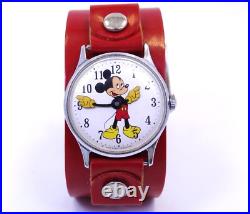 Vintage Old Style MICKEY MOUSE WALT DISNEY DPRODUCTIONS Winding Watch 7P69 Vintage Old Style MICKEY MOUSE WALT DISNEY DPRODUCTIONS Winding Watch 7P69
