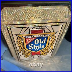 Vintage Old Style lighted beer sign 1983 Heileman's 11x13.5x4 EUC Works