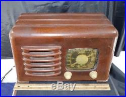 Vintage Old Zenith Wood Cabinet Toaster Style Tube Radio 6D525