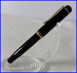 Vintage PELIKAN M250 Old Style Black withGold Trim Fountain Pen 14K Nib